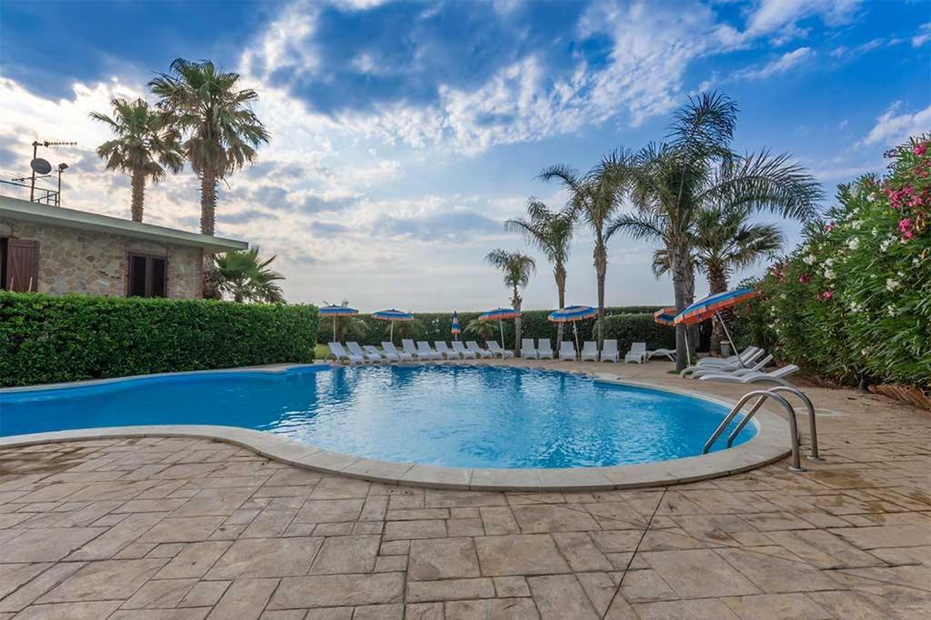 Il Geranio - Resort & Suites Acquedolci Ngoại thất bức ảnh